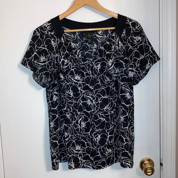Worthington Tops - Black and white floral top